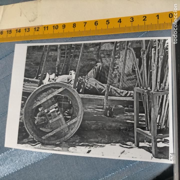 Pegatinas de colecci&oacute;n: PEGATINA CROMO ADHESIVO - TROQUELADA - VENDEDOR BASTONES DURMIENDO CAMINO DE SANTIAGO LUGO CEBREIRO