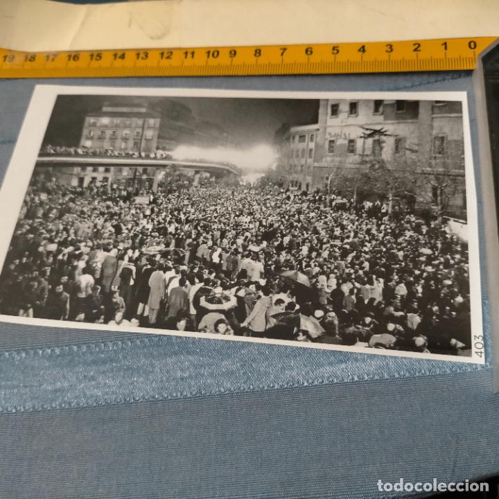 Autocollants de collection: PEGATINA CROMO ADHESIVO - TROQUELADA - manifestacion por la democracia y la constitucion 24f 1981