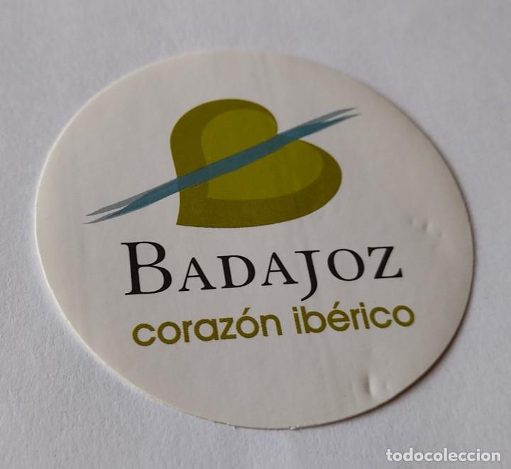 Pegatinas de colecci&oacute;n: Pegatina Badajoz coraz&oacute;n Ib&eacute;rico - Foto 1