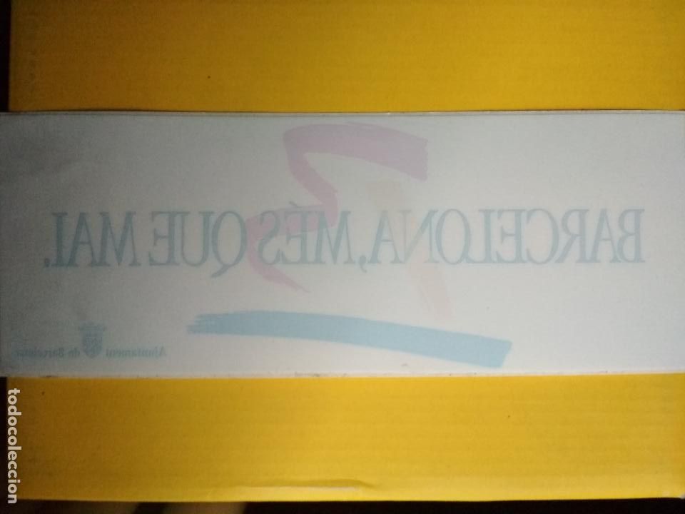 Collection stickers: PEGATINA ADHESIVO PARA CRISTAL BARCELONA M&Eacute;S QUE MAI, AJUNTAMENT
