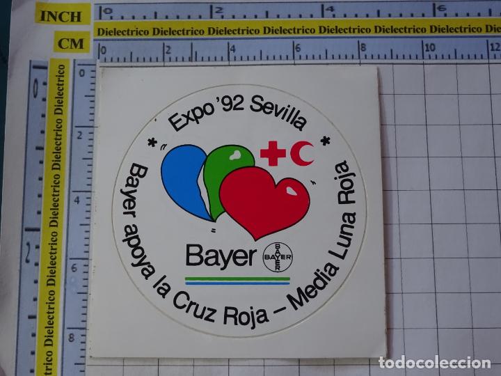 Autocollants de collection: PEGATINA DE TURISMO. EXPO 92 1992 SEVILLA. BAYER APOYA A LA CRUZ ROJA MEDIA LUNA ROJA. 2