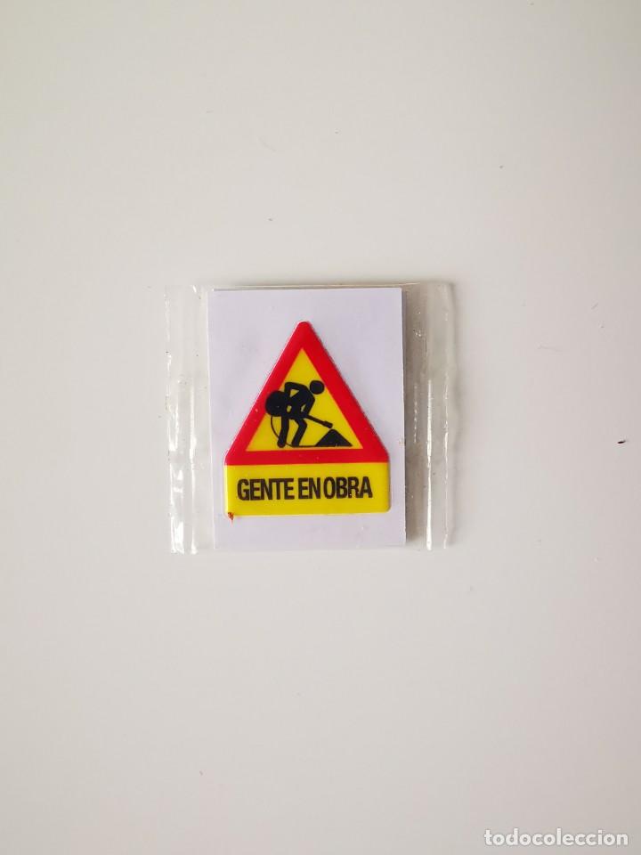 Autocolantes de cole&ccedil;&atilde;o: CROMO PEGATINA PRECINTADA SNACKS PATATAS GUSANITOS GREFUSA GREFUSE&Ntilde;ALES PREMIOS PEGOTAS GENTE OBRA