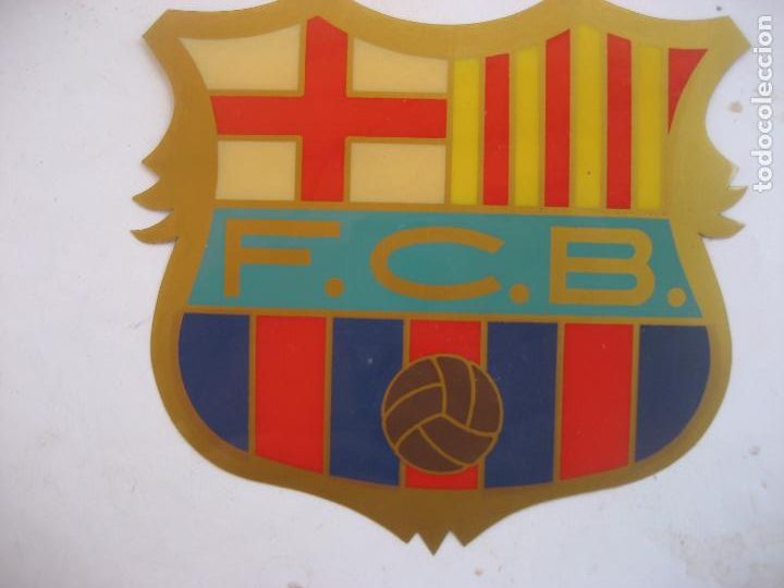 Pegatinas de colecci&oacute;n: F.C. Barcelona. Escudo plastificado. 11 x 12 cm.