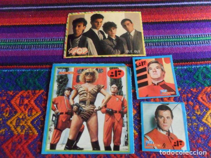Pegatinas de colecci&oacute;n: LOTE 2 PEGATINAS ADHESIVOS SERIE V LOS VISITANTES. TELE INDISCRETA. REGALO OL&Eacute;, OL&Eacute; SUPER POP.