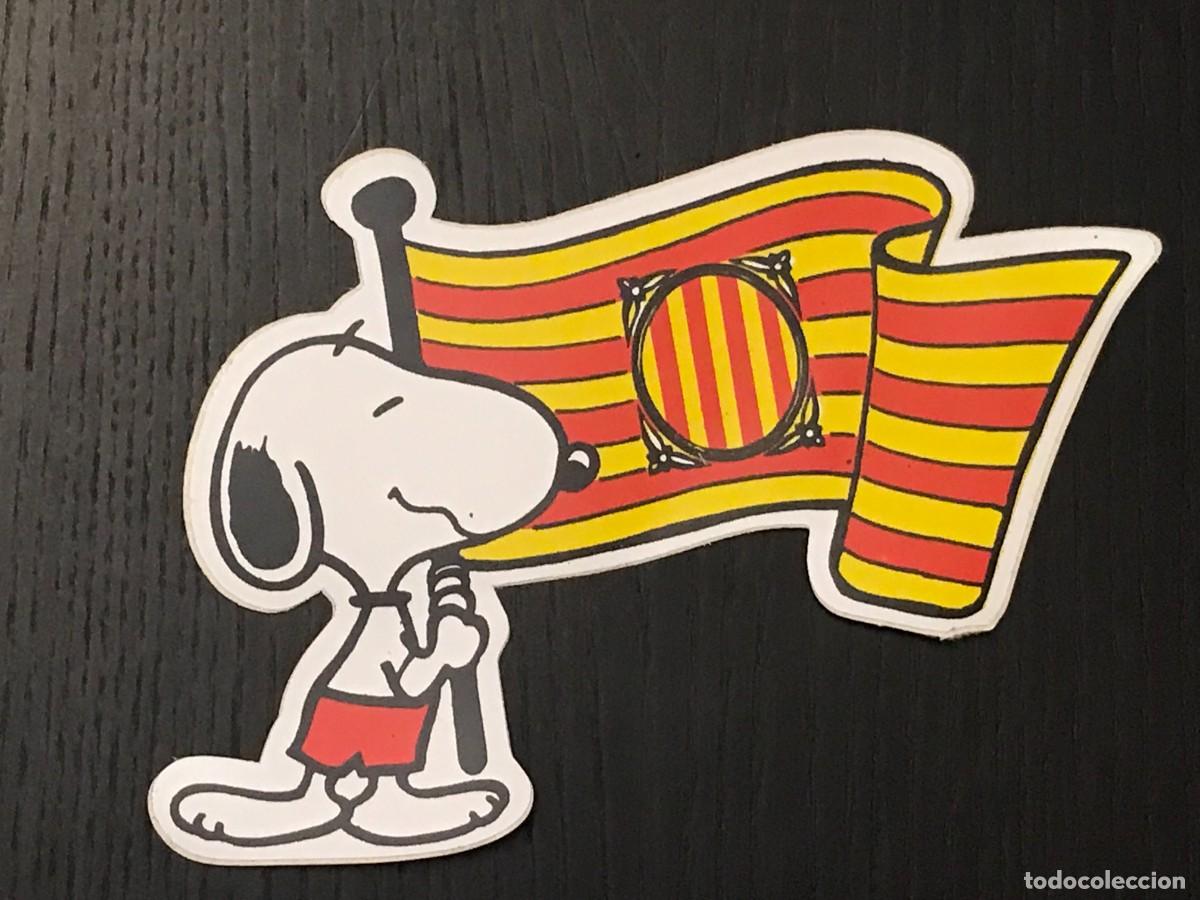 Pegatinas de colecci&oacute;n: SNOOPY BANDERA CATALUNYA CATALU&Ntilde;A ESCUDO GENERALITAT - ANTIGUA PEGATINA ADHESIVO - GRANDE 11x15cm.