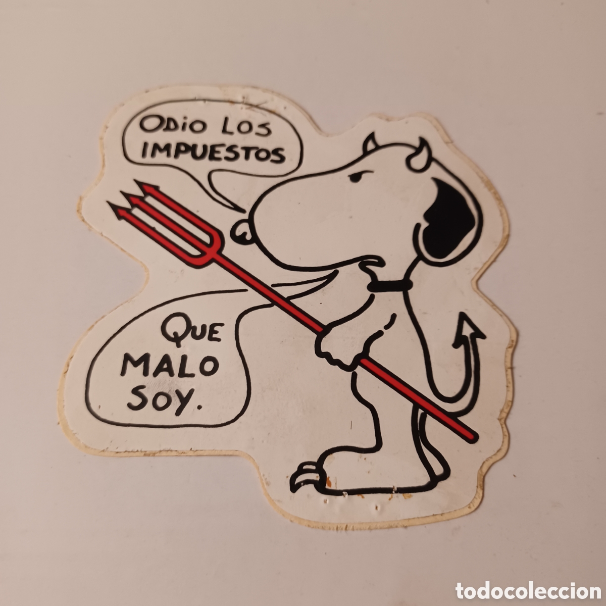 Pegatinas de colecci&oacute;n: Pegatina Adhesivo a&ntilde;os 80 Snoopy diablo Odio los impuestos que malo soy de 10x10 cm