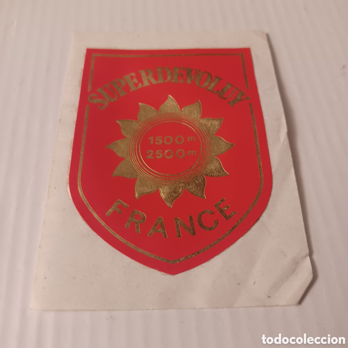 Pegatinas de colecci&oacute;n: Pegatina Adhesivo a&ntilde;os 80 escudo estaci&oacute;n de esqu&iacute; alpes franceses Superdevoluy