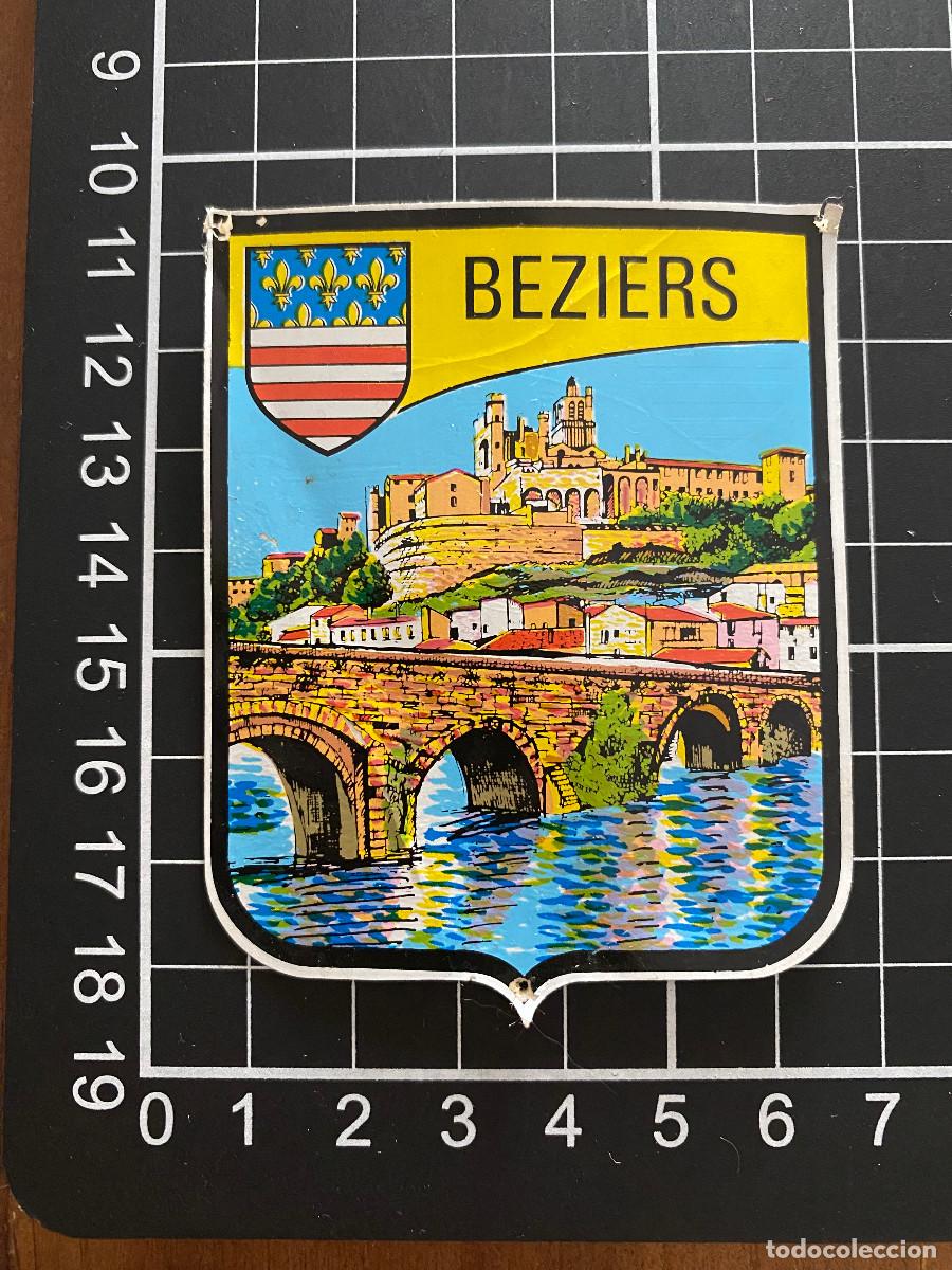 Autocolantes de cole&ccedil;&atilde;o: ANTIGUA PEGATINA ESCUDO SOUVENIR CON PEQUE&Ntilde;OS AGUJEROS, VER FOTOS, BEZIERS