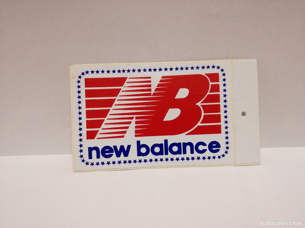 Pegatinas de colecci&oacute;n: PEGATINA ADHESIVO MODA CALZADO - ETIQUETA NEW BALANCE MARCA DE ZAPATILLAS - 8cm x 13cm