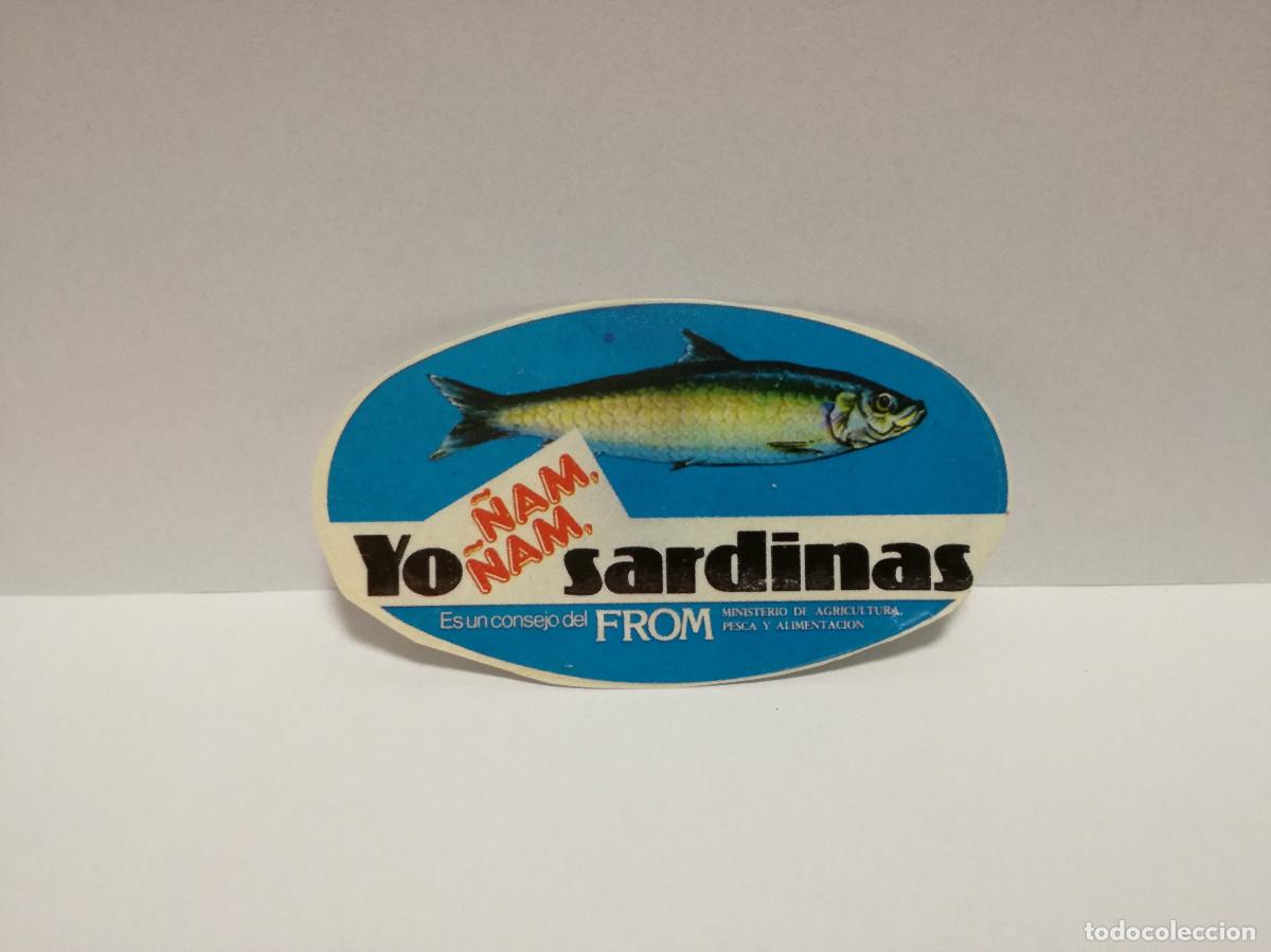 Pegatinas de colecci&oacute;n: PEGATINA ADHESIVO ALIMENTACI&Oacute;N - YO &Ntilde;AM &Ntilde;AM SARDINAS FROM - 5cm x 9cm