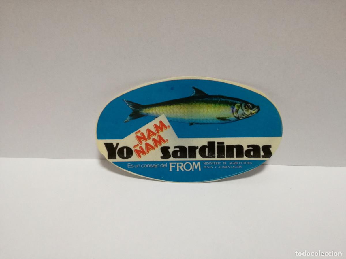 Pegatinas de colecci&oacute;n: PEGATINA ADHESIVO ALIMENTACI&Oacute;N - YO &Ntilde;AM &Ntilde;AM SARDINAS FROM - 5cm x 9cm