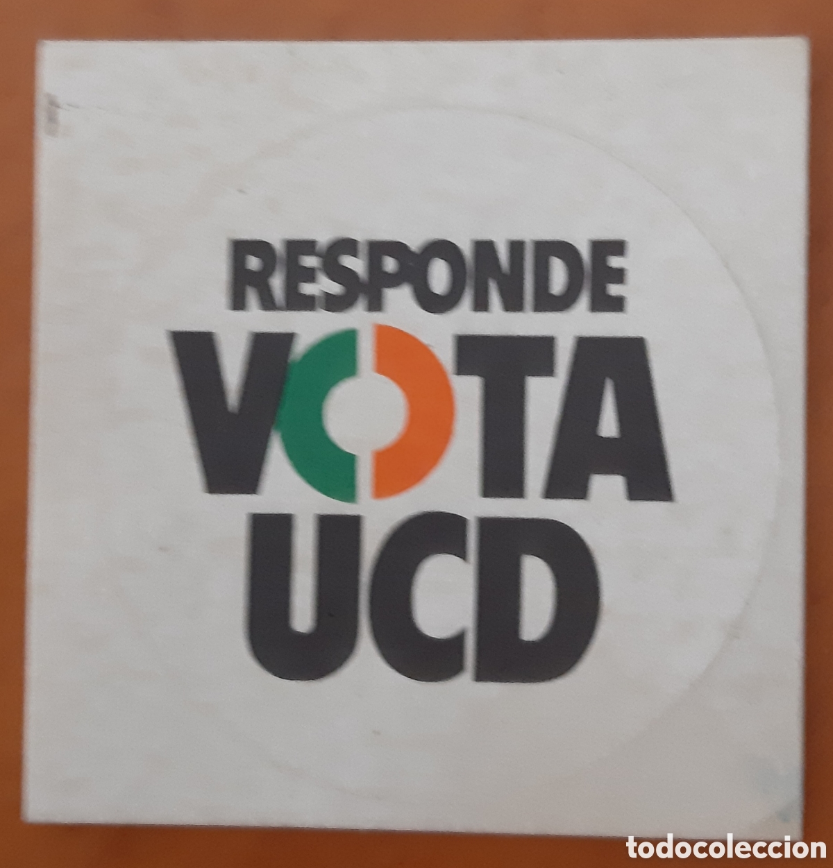 Sammlung von Aufklebern: Pegatina Uni&oacute;n de Centro Democr&aacute;tico. R7004