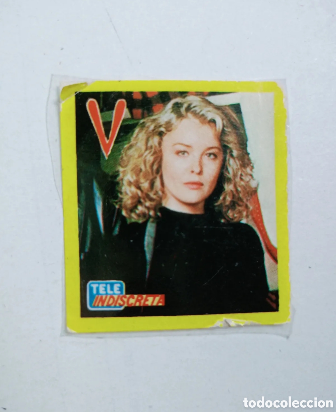 Pegatinas de colecci&oacute;n: Pegatina despegada serie TV V revista tele indiscreta a&ntilde;os 80