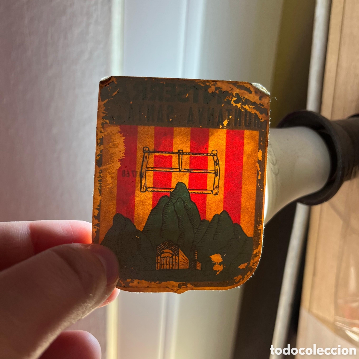 Adesivi di collezione: GRAN PEGATINA - ADHESIVO - ESCUDO MONASTERIO DE MONTSERRAT - BARCELONA - 75 X 60 MM / 2072