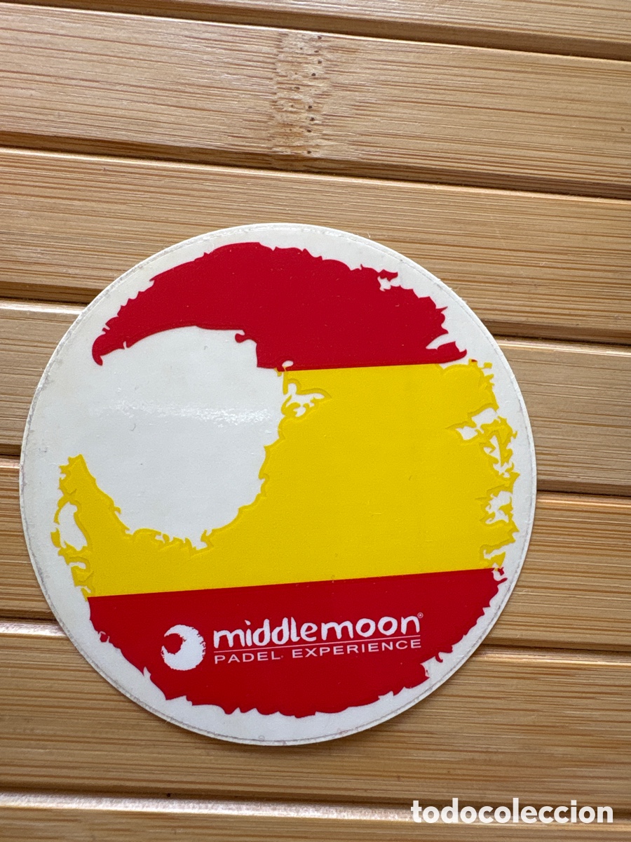 Pegatinas de colecci&oacute;n: Pegatina redonda publicidad MIDDLEMOON Padel Experience - 7cm di&aacute;metro. Bandera Espa&ntilde;ola. ASM