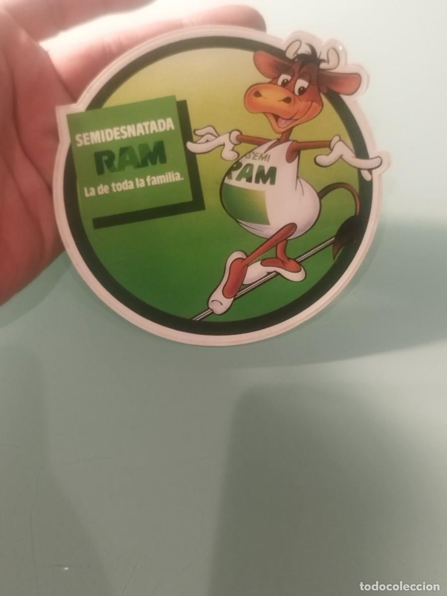 Pegatinas de colecci&oacute;n: Pegatina adhesivo publicidad RAM, leche semidesnatada. La de toda la familia.