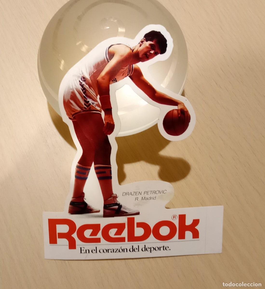 Pegatinas de colecci&oacute;n: PEGATINA STICKER DRAZEN PETROVIC REAL MADRID ZAPATILLAS REEBOK 1989 PUBLICIDAD ESPA&Ntilde;A SIN PEGAR