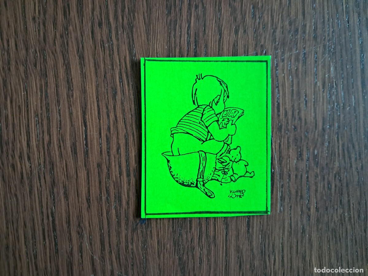 Pegatinas de colecci&oacute;n: pegatina, ni&ntilde;o leyendo, haciendo sus necesidades.