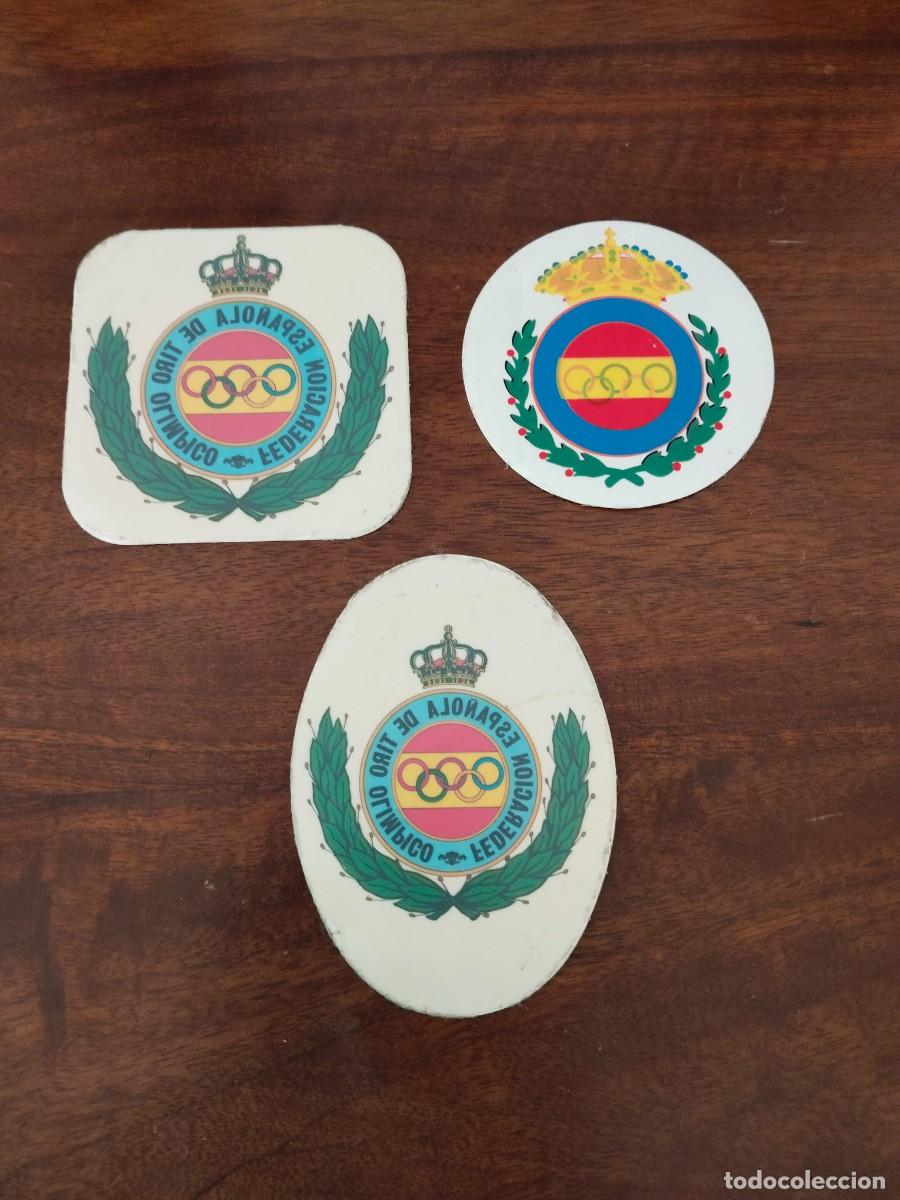 Pegatinas de colecci&oacute;n: 3 antiguas pegatinas trasl&uacute;cidas para cristal de la Federaci&oacute;n Espa&ntilde;ola de Tiro Ol&iacute;mpico.