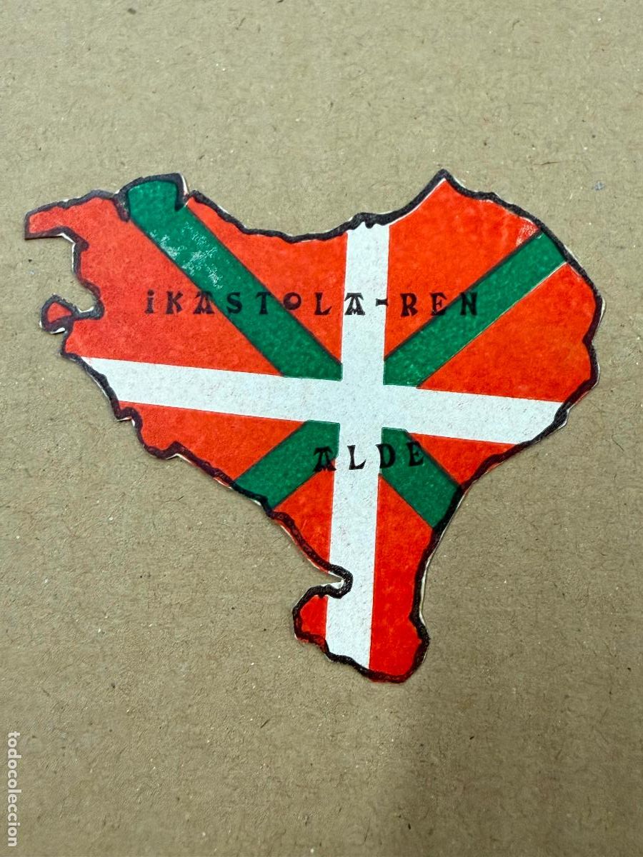 Pegatinas de colecci&oacute;n: Pegatina reivindicativa politica. Ikastola-ren Alde . Pais Vasco. 7x8cm