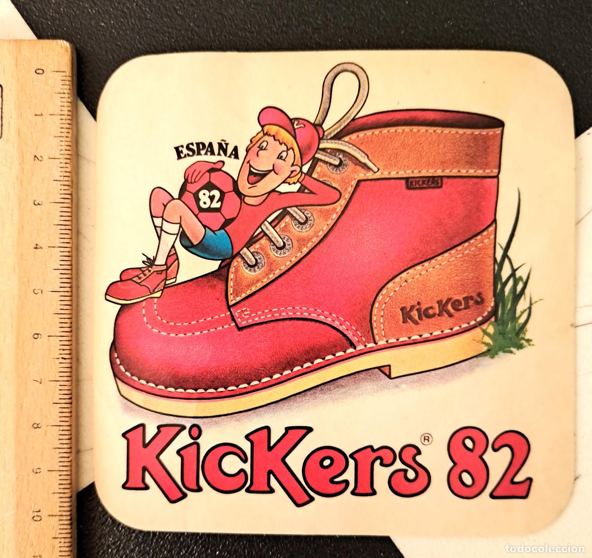 Pegatinas de colecci&oacute;n: PEGATINA KIKERS 82 ZAPATOS NI&Ntilde;OS BOTAS SIN USO A&Ntilde;OS 80