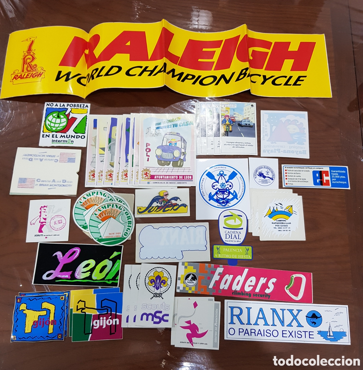Pegatinas de colecci&oacute;n: LOTE PEGATINAS TURISMO GIJ&Oacute;N, RIANXO, SCOUTS, AYUNTAMIENTO LE&Oacute;N, DGT, &Oacute;RBIGO, RALEIGH
