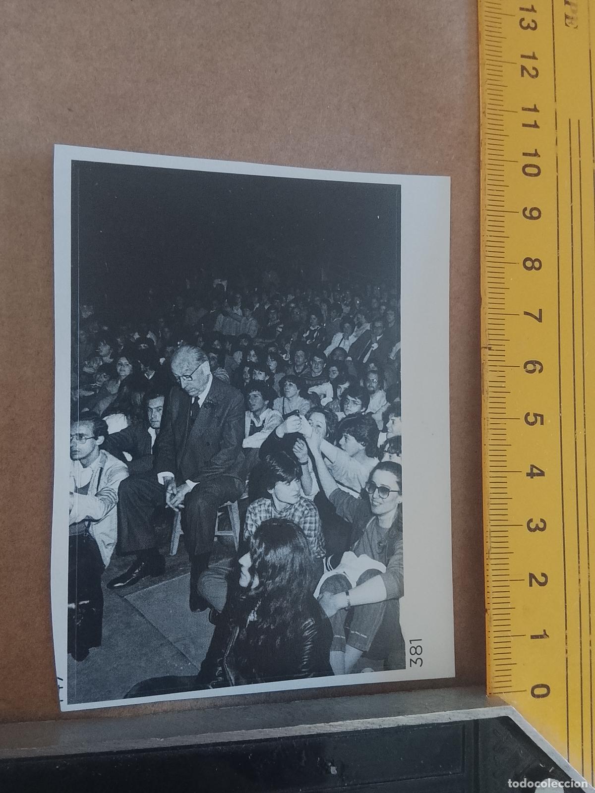 Pegatinas de colecci&oacute;n: PEGATINA CROMO ADHESIVO - TROQUELADA - alcalde madrid tierno galvan concierto de joan baez