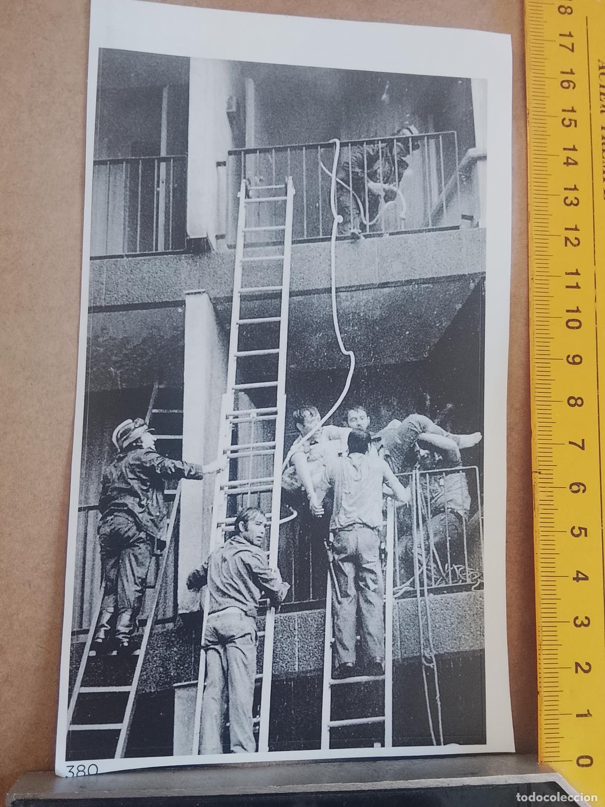 Pegatinas de colecci&oacute;n: PEGATINA CROMO ADHESIVO - TROQUELADA - rescate hotel corona de aragon viudad de franco militares