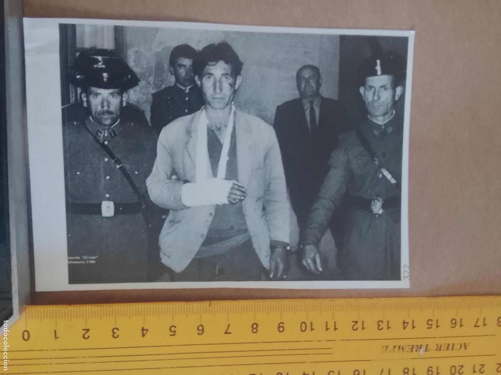 Pegatinas de colecci&oacute;n: PEGATINA CROMO ADHESIVO - TROQUELADA - el lute fugitivo detenido guardia civil 1966
