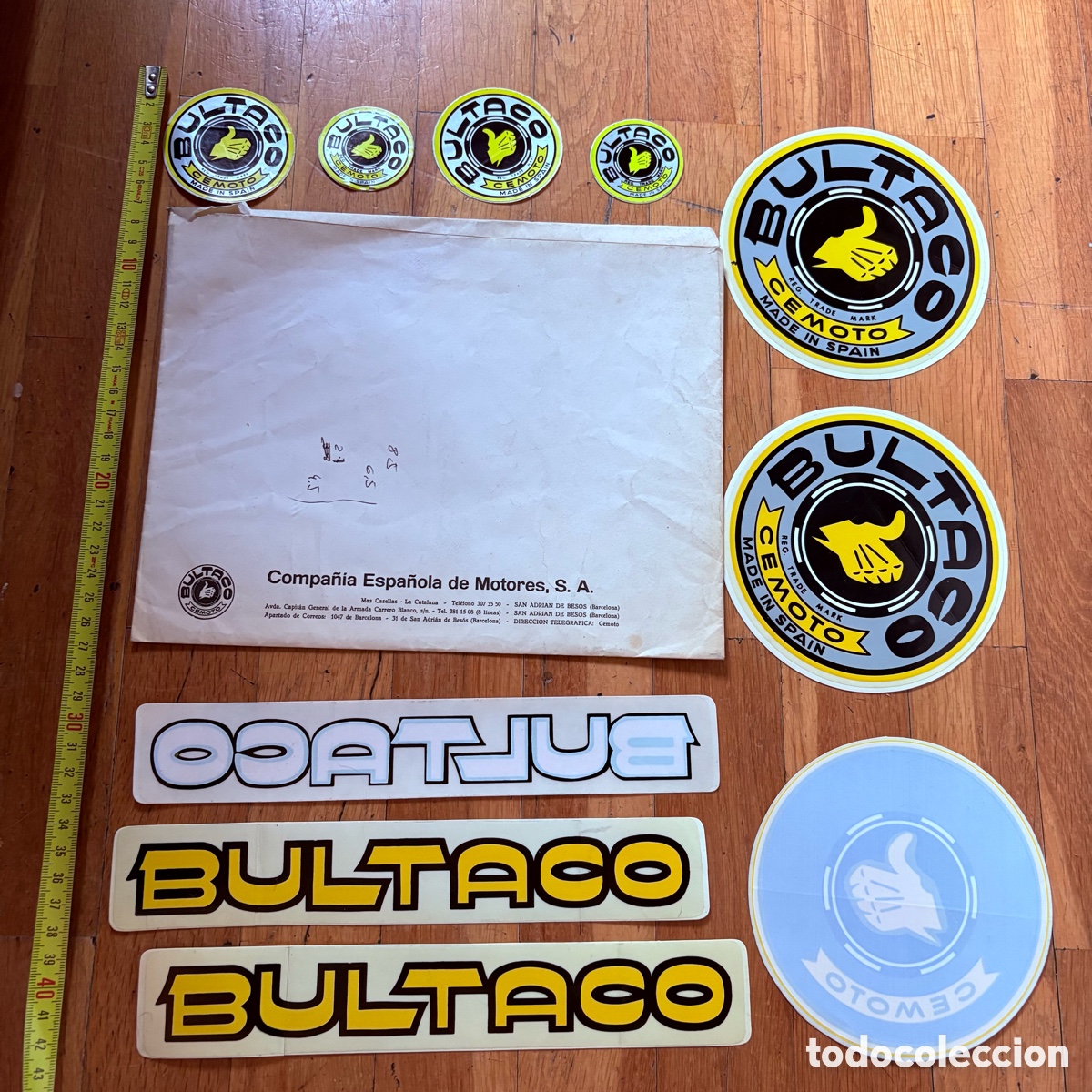 Pegatinas de colecci&oacute;n: Lote sobre y pegatinas originales motocicleta bultaco a&ntilde;os 70 para cristal