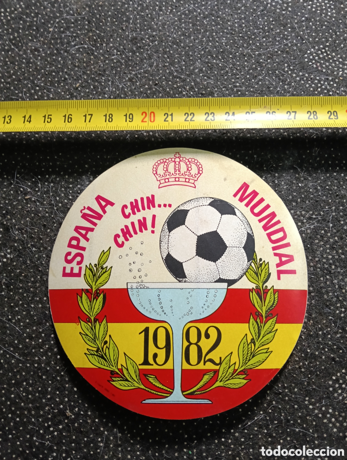 Pegatinas de colecci&oacute;n: Antigua pegatina del Mundial 1982 Espa&ntilde;a &rdquo;DIFERENTE&rdquo; mide 12 cm. de di&aacute;metro