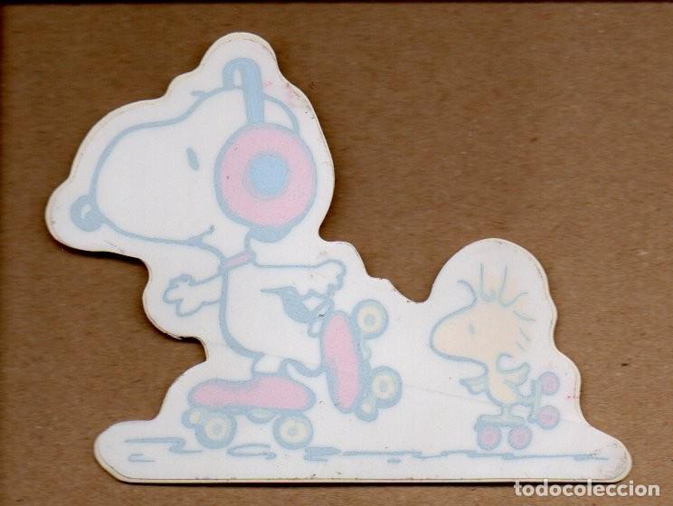 Sammlung von Aufklebern: ANTIGUA PEGATINA DE SNOOPY - CON PATINES. 11,5 X 8,5 CM. SIN PEGAR.