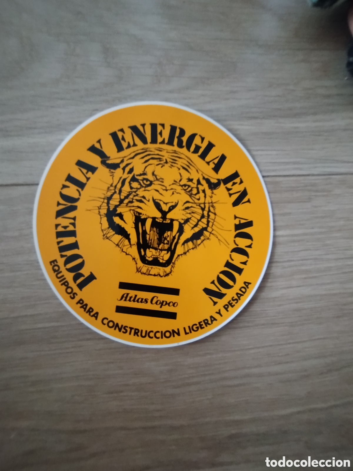 Pegatinas de colecci&oacute;n: Pegatina Atlas Copco &rdquo;Potencia y Energ&iacute;a en Acci&oacute;n&rdquo;