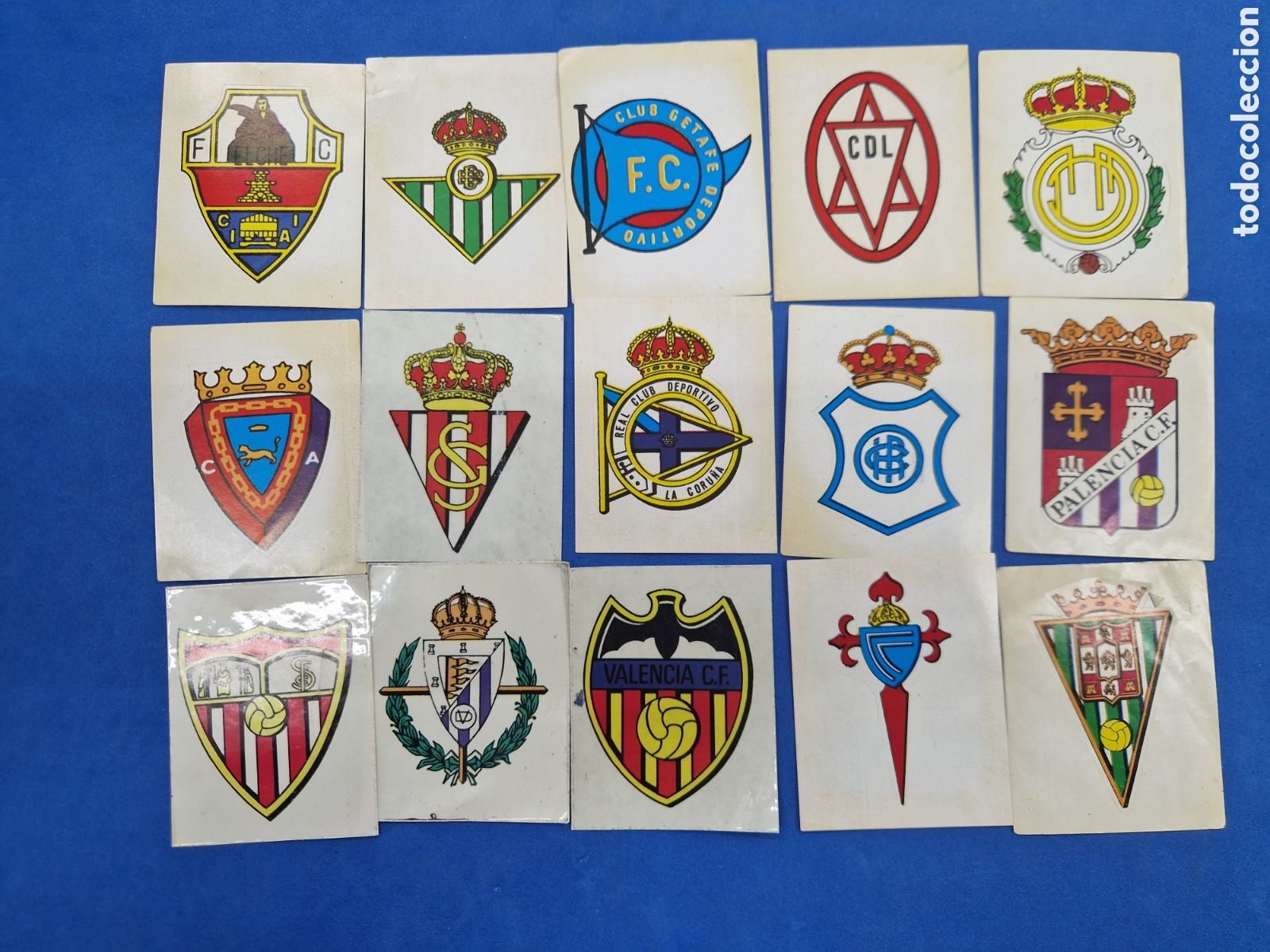 Pegatinas de colecci&oacute;n: Lote 15 pegatinas de escudos deportivos f&uacute;tbol, a&ntilde;os 1980