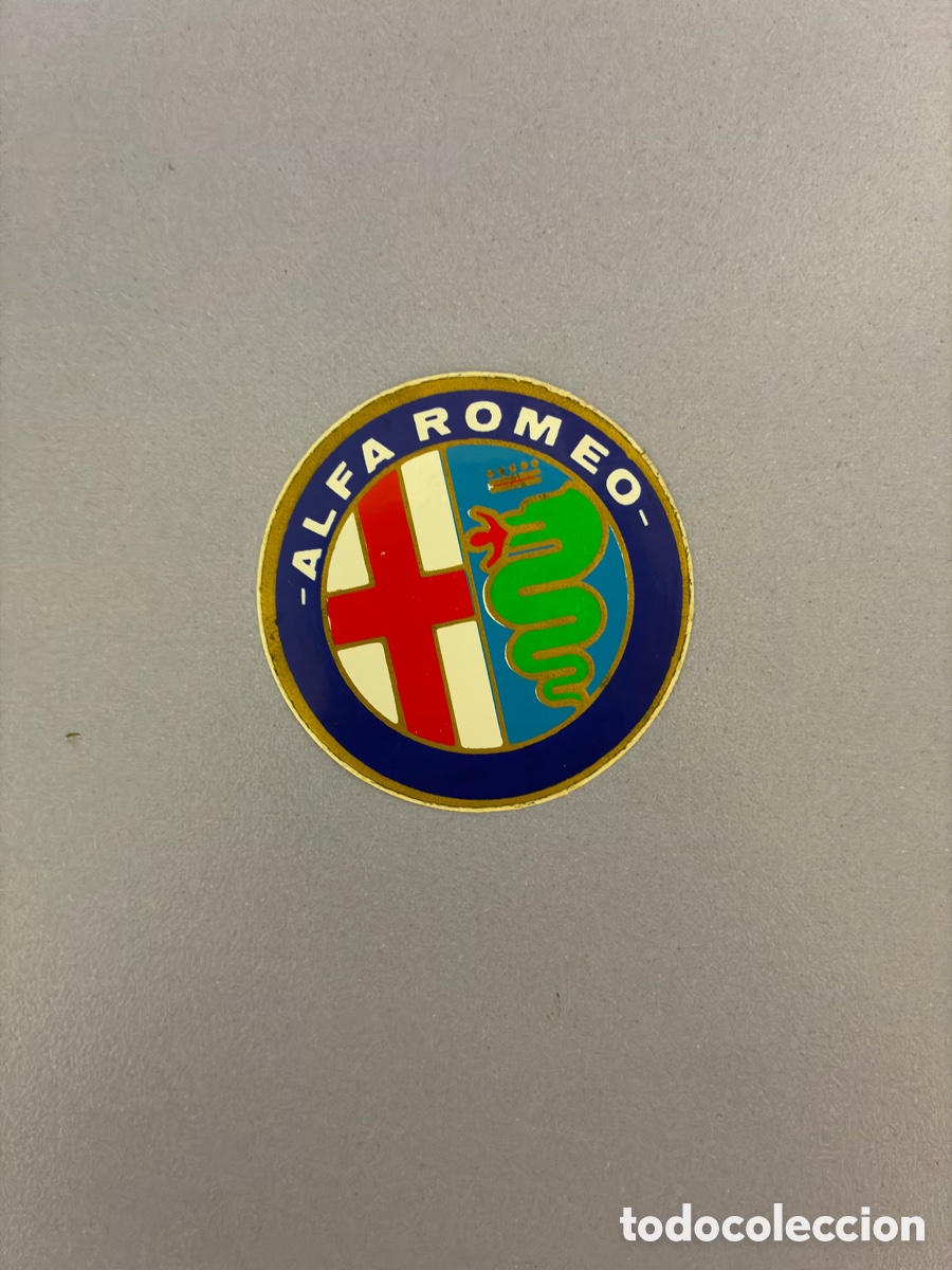 Pegatinas de colecci&oacute;n: Antigua pegatina circular Alfa Romeo - Escudo cl&aacute;sico / Automoci&oacute;n italiana vintage.