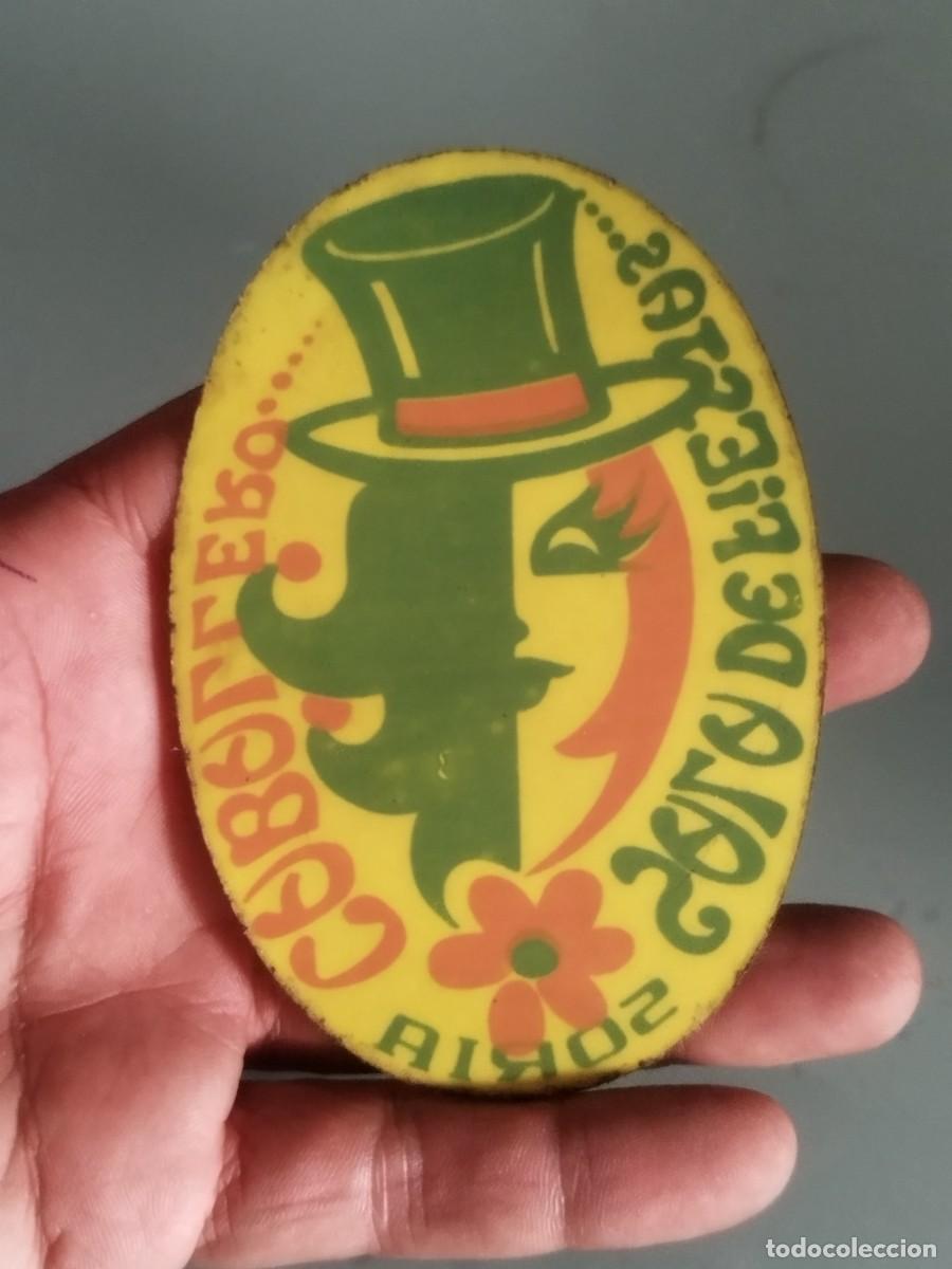 Pegatinas de colecci&oacute;n: Antigua pegatina o adhesivo de publicidad. Sala de fiestas caballero de Soria.