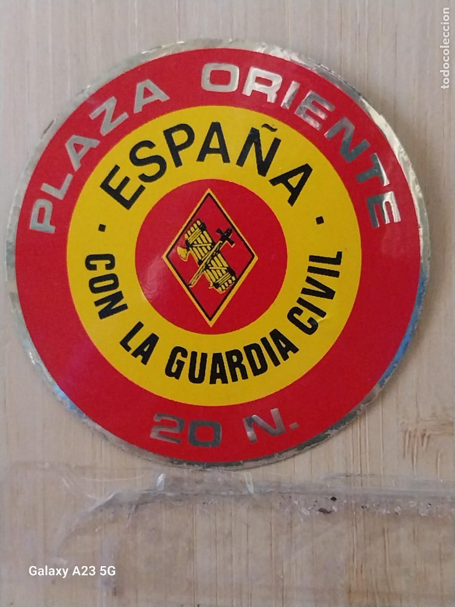 Pegatinas de colecci&oacute;n: PLAZA ORIENTE CON LA GUARDIA CIVIL PEGATINA POLITICO SOCIAL 6 CM