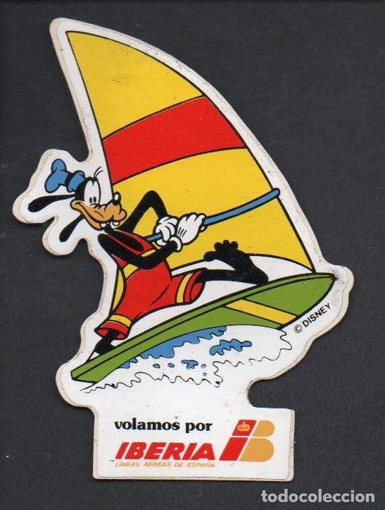 Pegatinas de colecci&oacute;n: ANTIGUA PEGATINA, DISNEY - VOLAMOS POR IBERIA. 11 X 8,5 CM. GOOFY