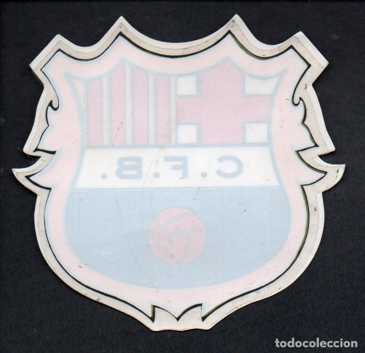 Pegatinas de colecci&oacute;n: ANTIGUA PEGATINA, ESCUDO C. F. B. - CLUB FUTBOL BARCELONA - BAR&Ccedil;A. 11 X 10,5 CM.
