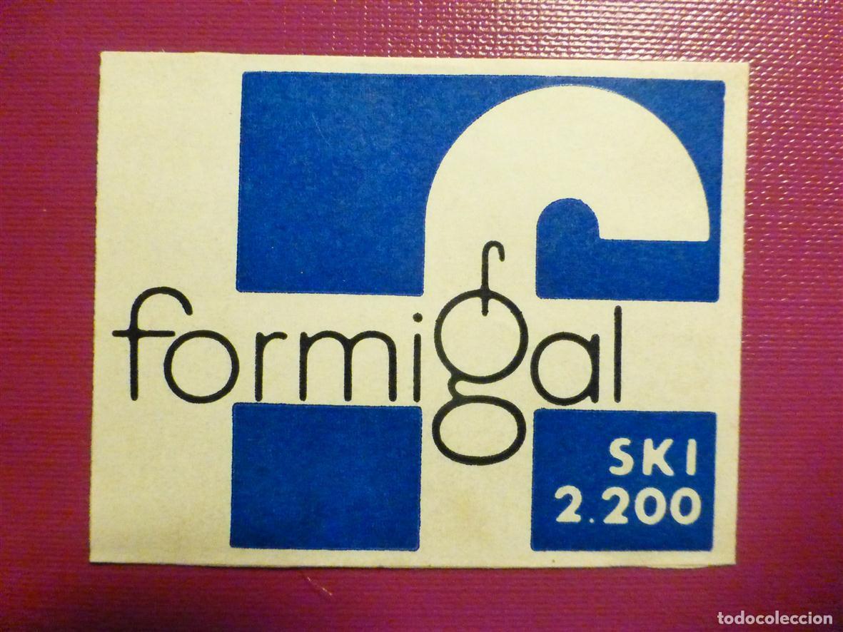 Autocollants de collection: Pegatina, Adhesivo Monta&ntilde;a, Ski 2.200, Squ&iacute; - Deportes de Invierno - Formigal - 6 x 5 cm.