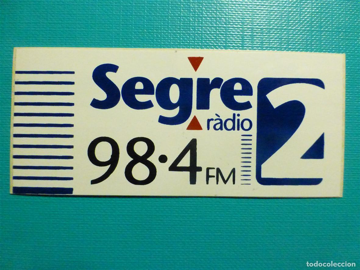 Pegatinas de colecci&oacute;n: Pegatina - Adhesivo Emisoras - Cadena - Segre Radio 2 - 98,4 FM - 8,5 x 3,75 cm.