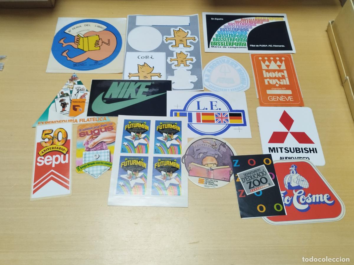 Adesivi di collezione: CAJA CONTENIENDO CIENTOS DE ADHESIVOS.TODOS FOTOGRAFIADOS. HAY MUCHOS DE RIP CURL DE SURF