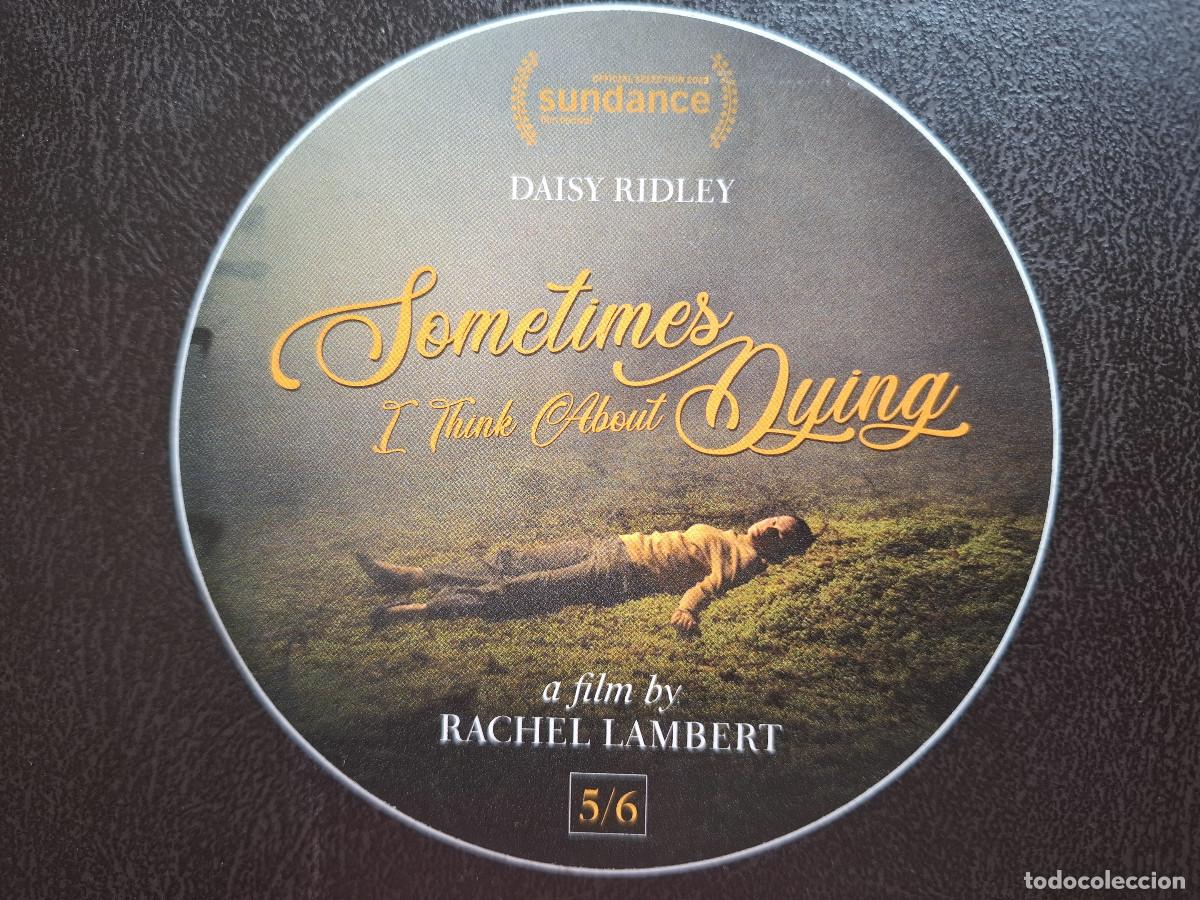 Pegatinas de colecci&oacute;n: Pegatina cine Sometimes I think about dying Sundance Daisy Ridler Rachel Lambert