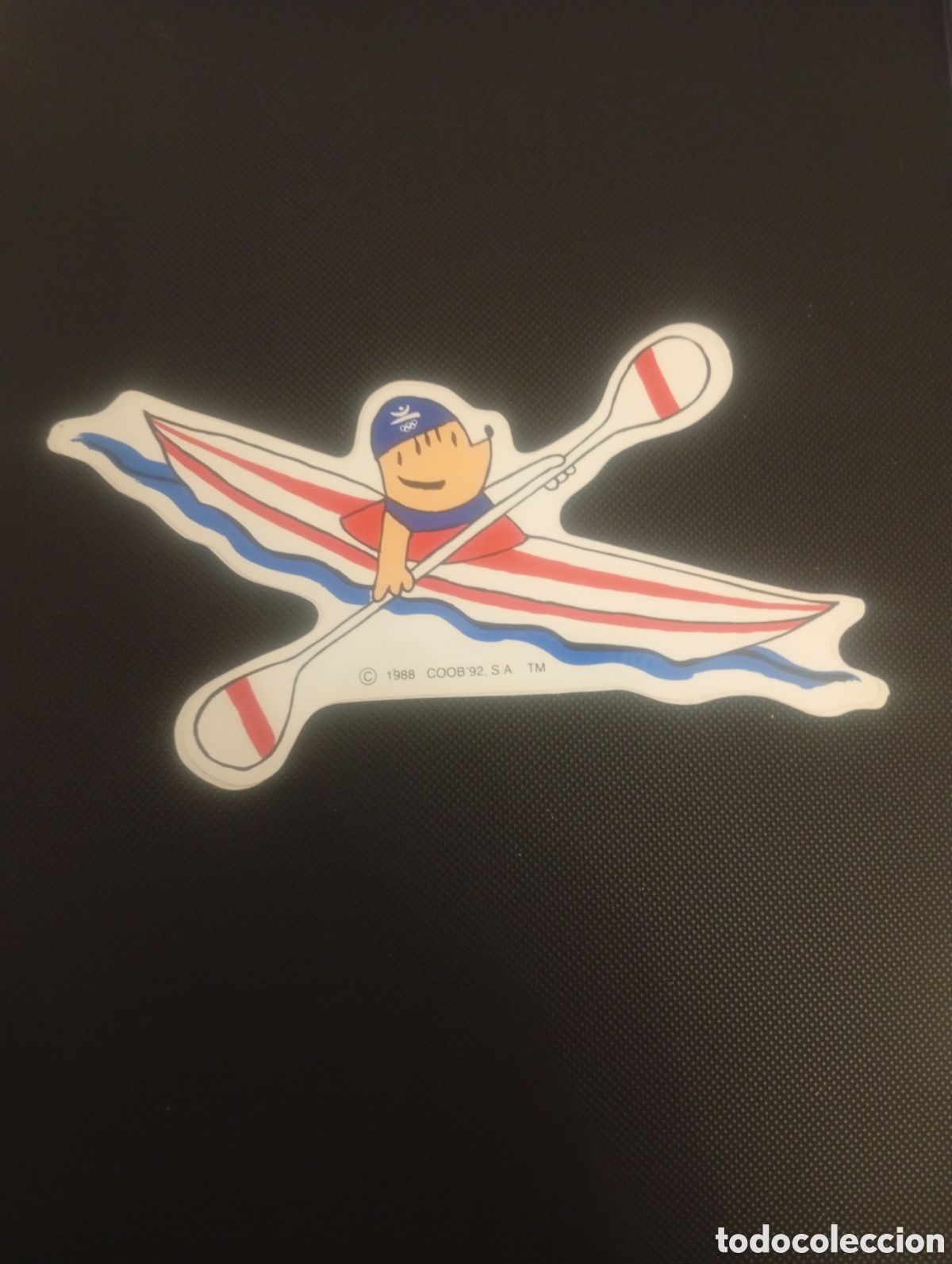 Pegatinas de colecci&oacute;n: PEGATINA ADHESIVO COBI Piragua PIRAGUISMO BARCELONA 92 1992 OLIMPIADAS OLIMPICO VINTAGE MASCOTA