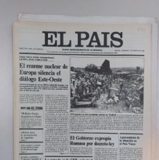 Coleccionismo de Periódico El País: RESUMEN DE CADA AÑO ” REVISTA EL PAÍS” (14 REVISTAS)