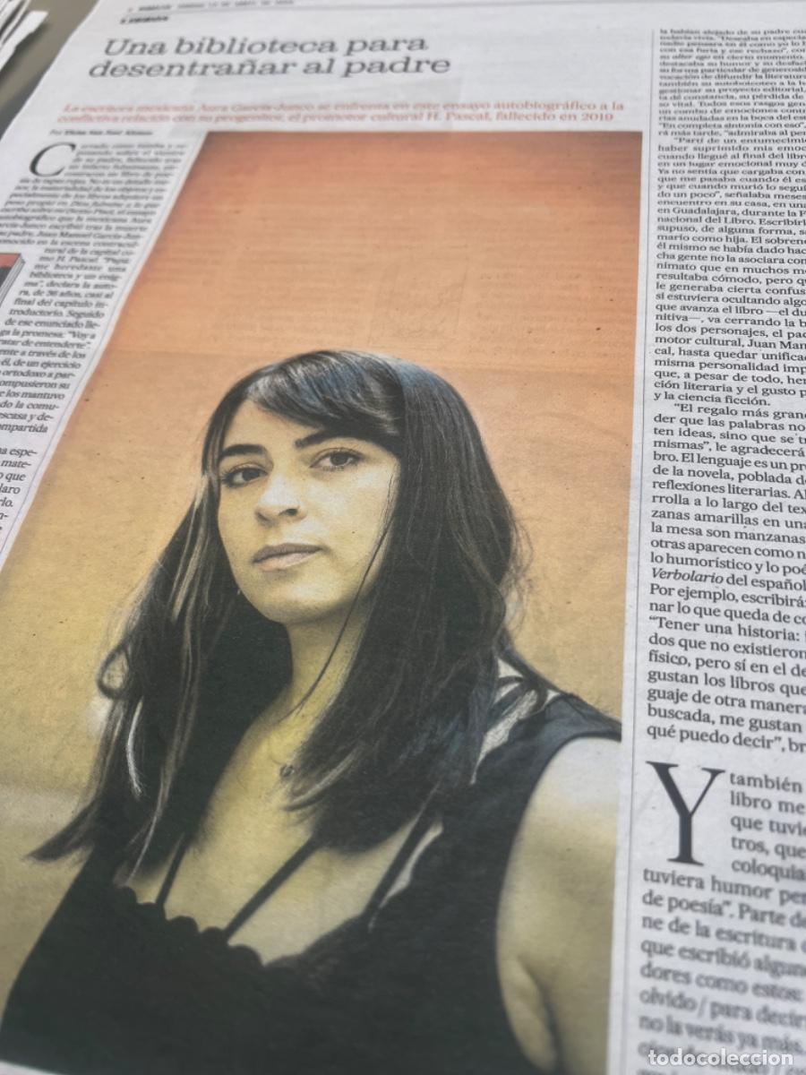 Collectionnisme de Journal El Pa&iacute;s: Art&iacute;culo Babelia El Pa&iacute;s sobre AURORA GARC&Iacute;A-JUNCO. DIOS FULMINE A LA QUE ESCRIBA SOBRE M&Iacute;.