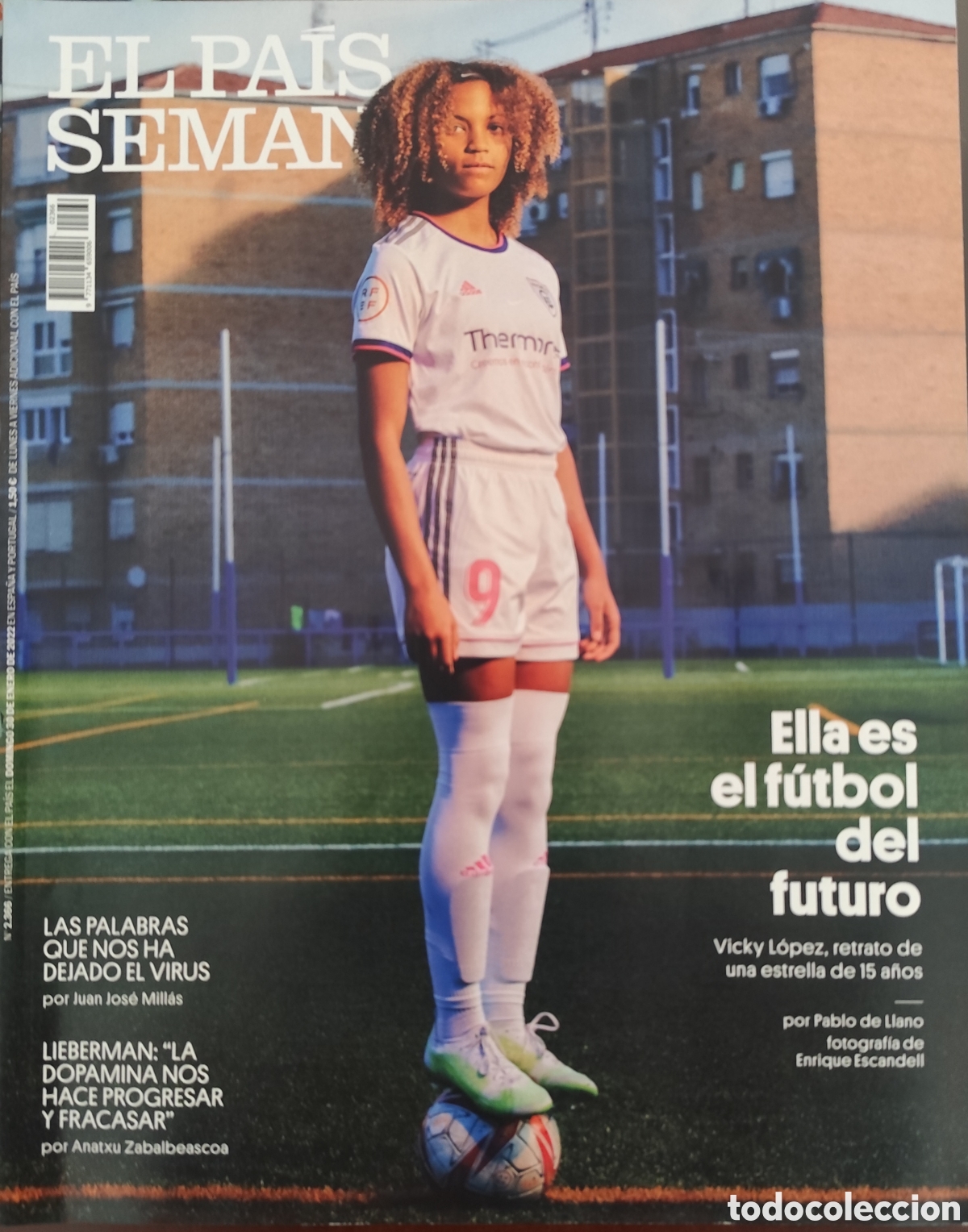 Collectionnisme de Journal El Pa&iacute;s: REVISTA EL PAIS SEMANAL 30/01/22. VICKY L&Oacute;PEZ