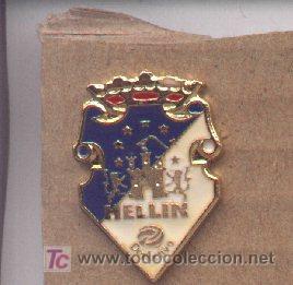 Pin's de collection: 13-cman50. Pin Futbol. Deportivo Hellin