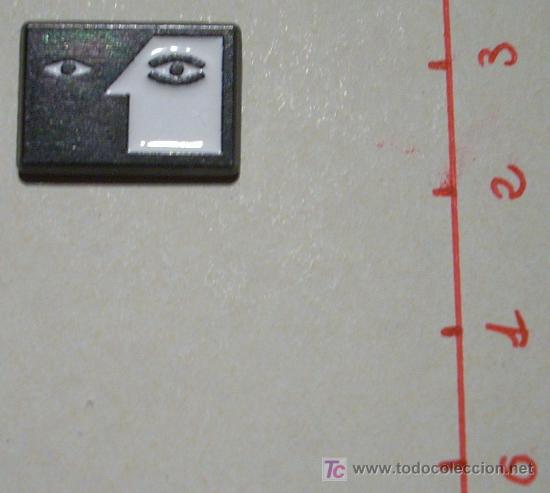 Pins de colecci&oacute;n: PIN DEL MOVIMIENTO CONTRA LA INTOLERANCIA. ESCALA EN CM.