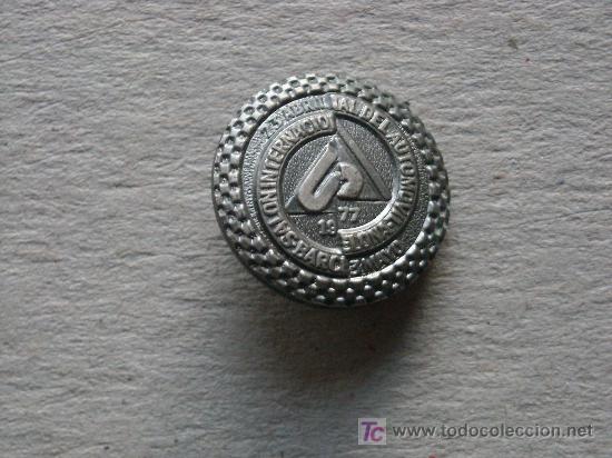 Pins de colecci&oacute;n: PIN - INSIGNIA SALON INTERNACIONAL AUTOMOVIL DE BARCELONA 1977